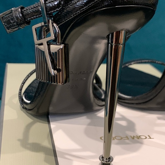 SOLD -Tom Ford Padlock Pointy Sandals Size 39.5 - Picture 4 of 6